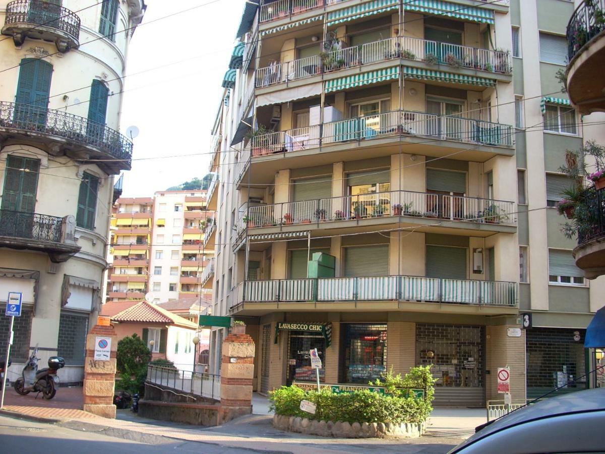 Appartamento Al Mare Di 벤티밀리아 외부 사진